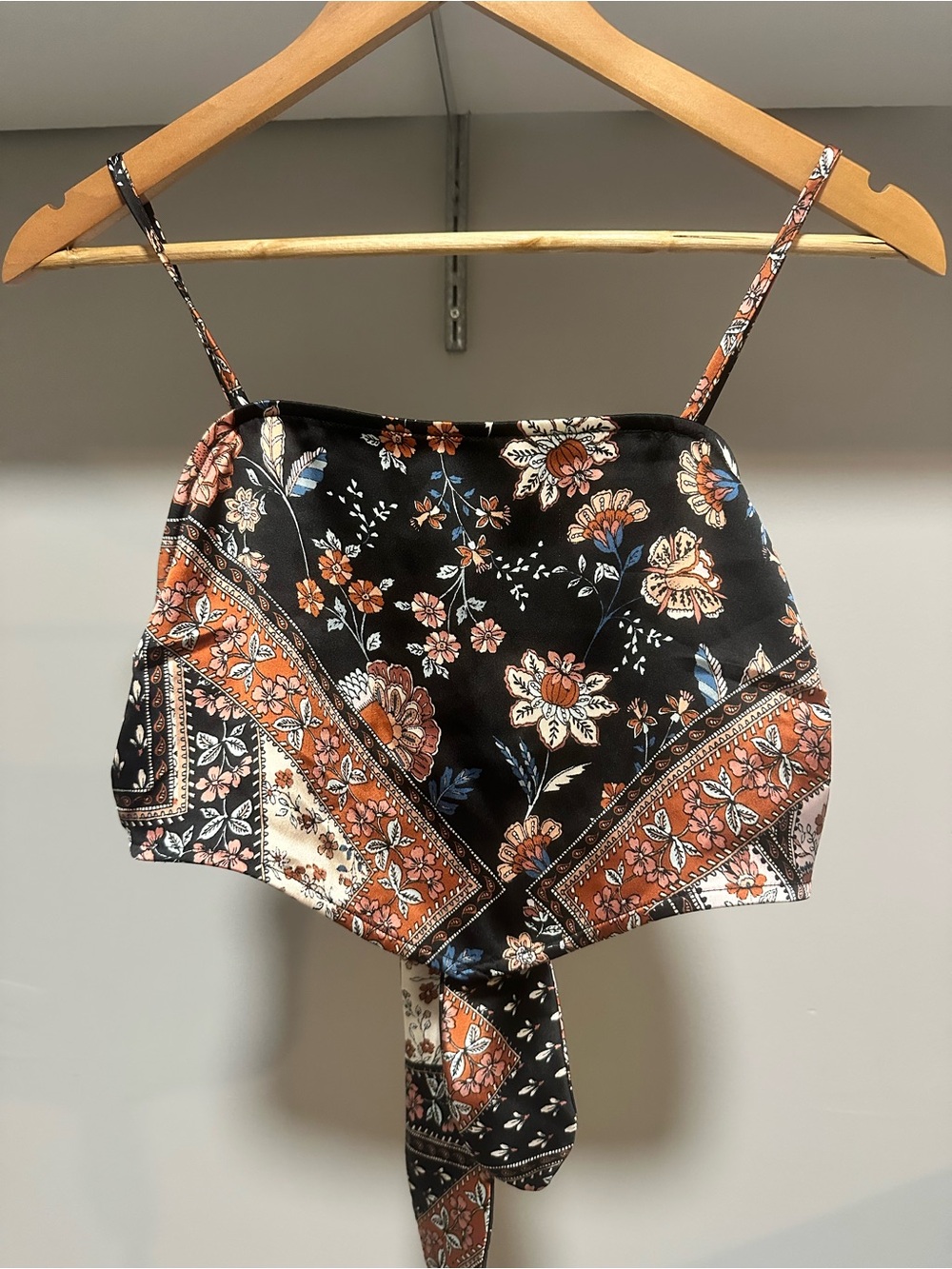 Floral Boho Festival Crop Top Size M Black Tie Back Spaghetti Strap Bandana Cami